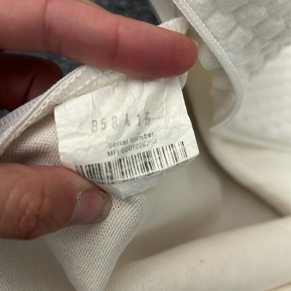 Tempur-pedic cooling mattress protector for twin bed - Picture 5 of 5